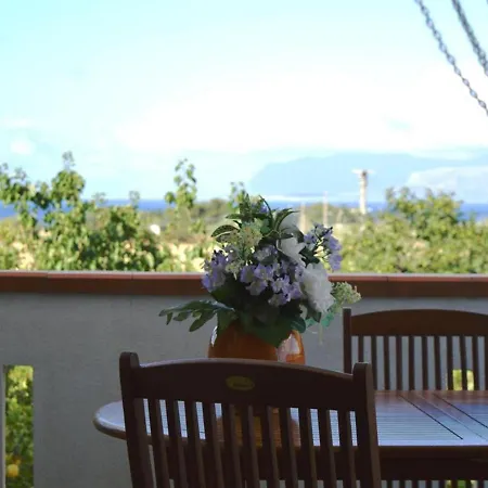 Ibiscus Villa *